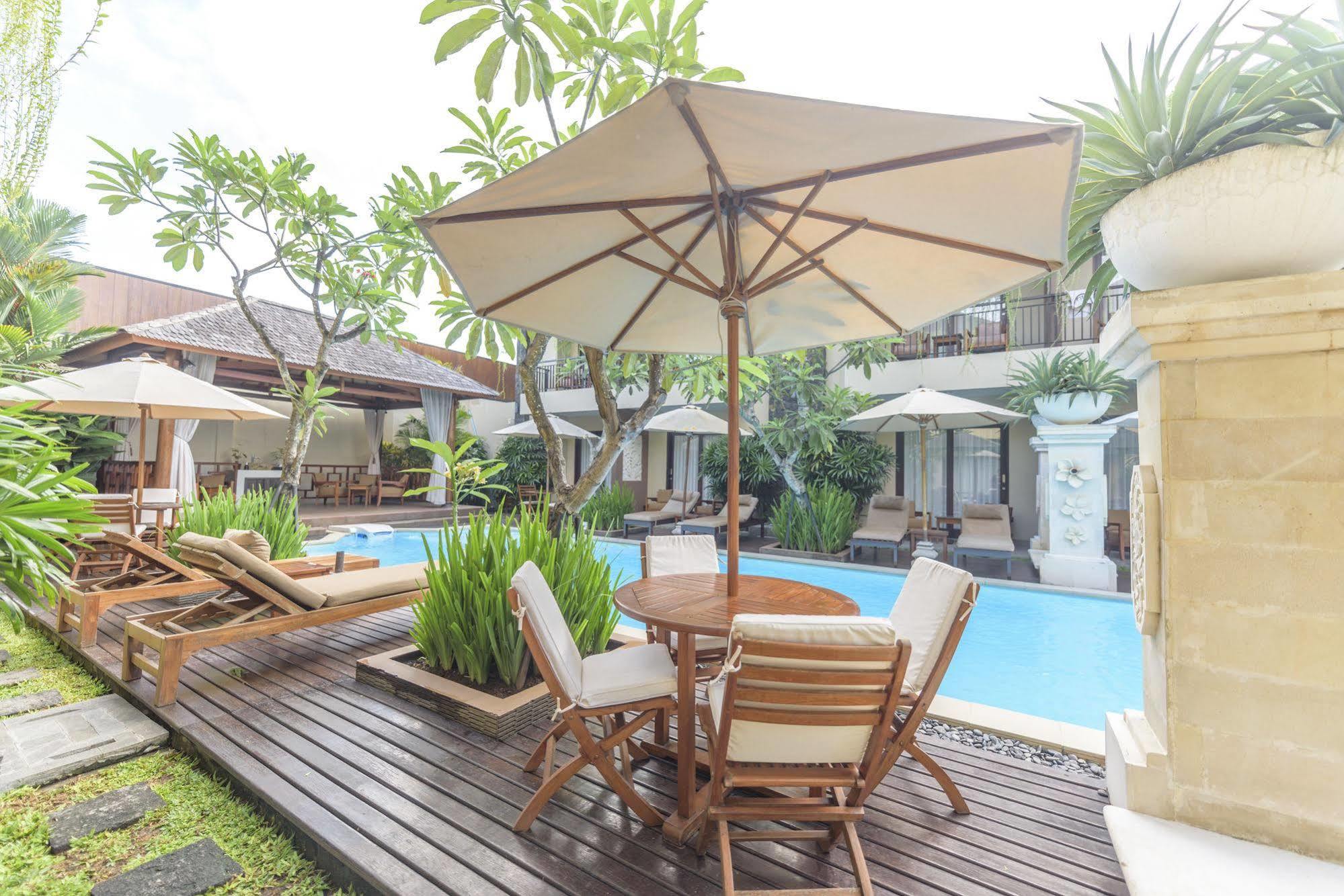 Hotel D'Penjor Seminyak Exterior foto